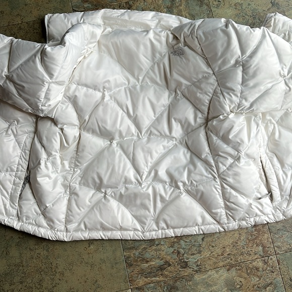 Women’s North Face Winter Coat - Picture 6 of 7
